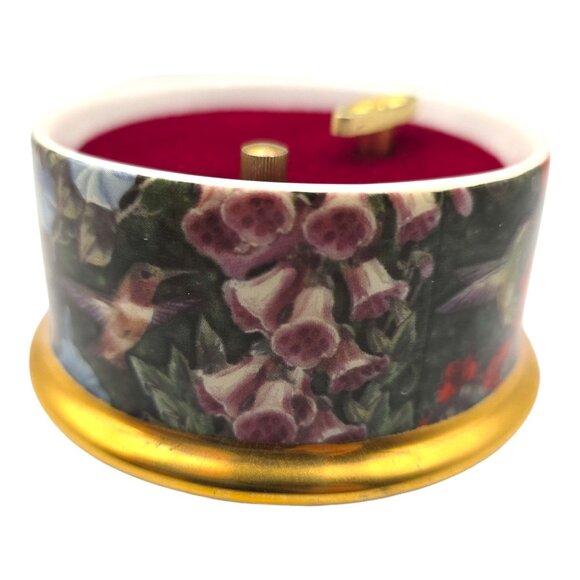 White-Eared Hummingbird Music Box Lena Liu Ardleigh-Elliott Pachelbel's Canon D - Picture 6 of 13